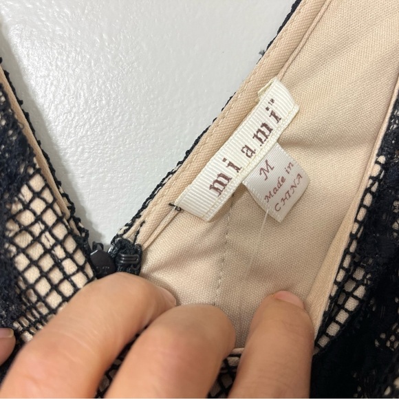 Francesca’s miami Lace Dress Size M - Picture 3 of 8